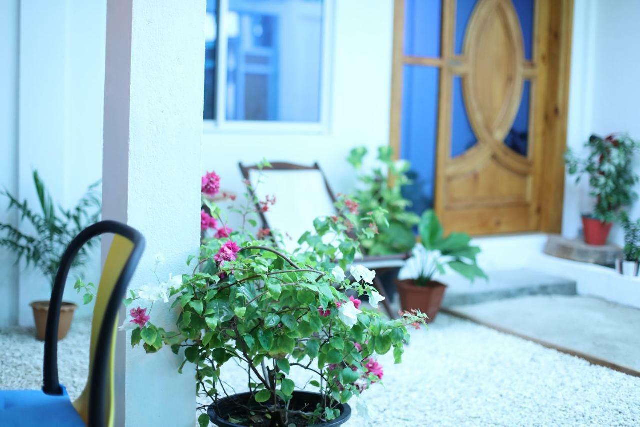 Hotel Moodhu Surf House Himmafushi Exterior foto