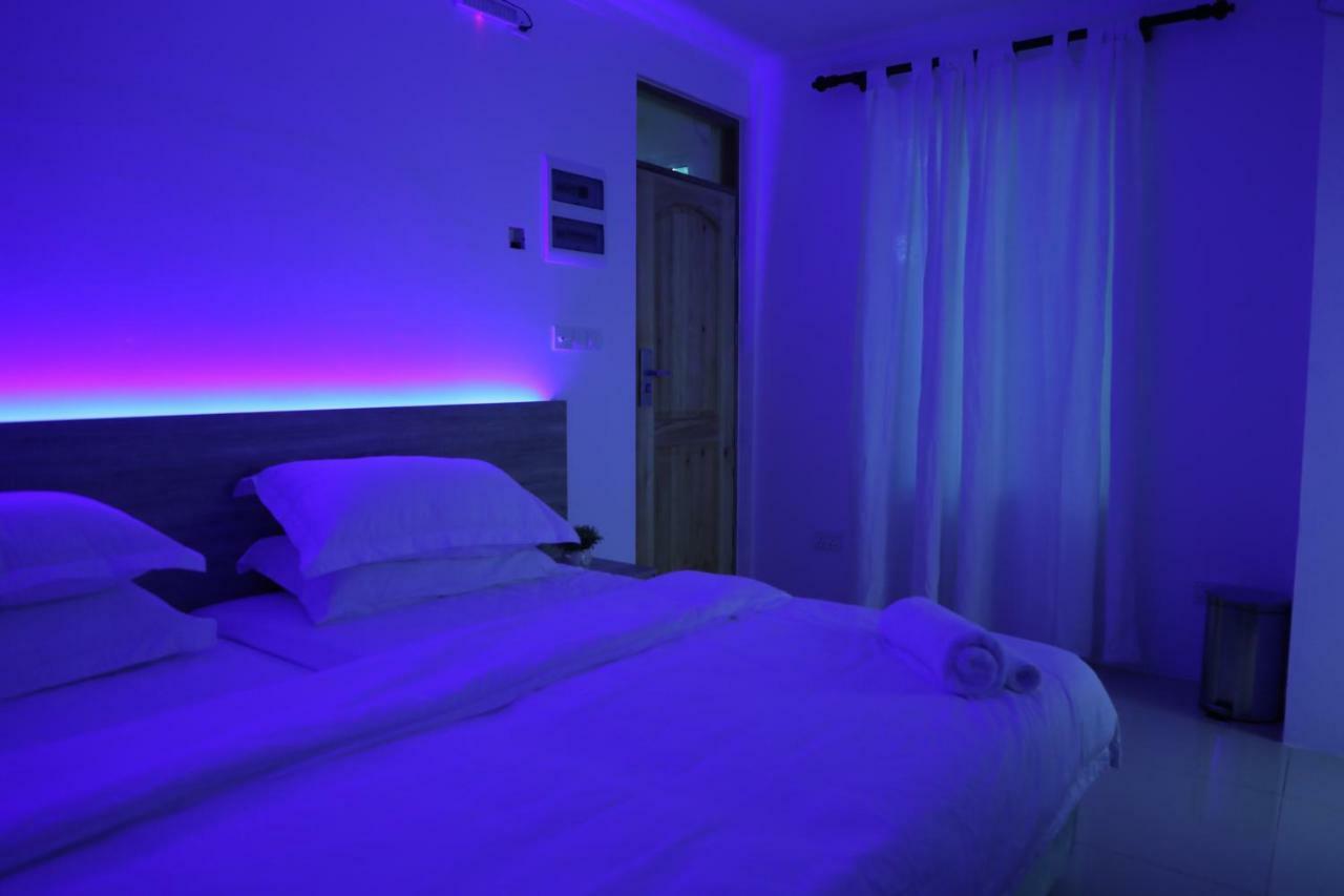 Hotel Moodhu Surf House Himmafushi Exterior foto